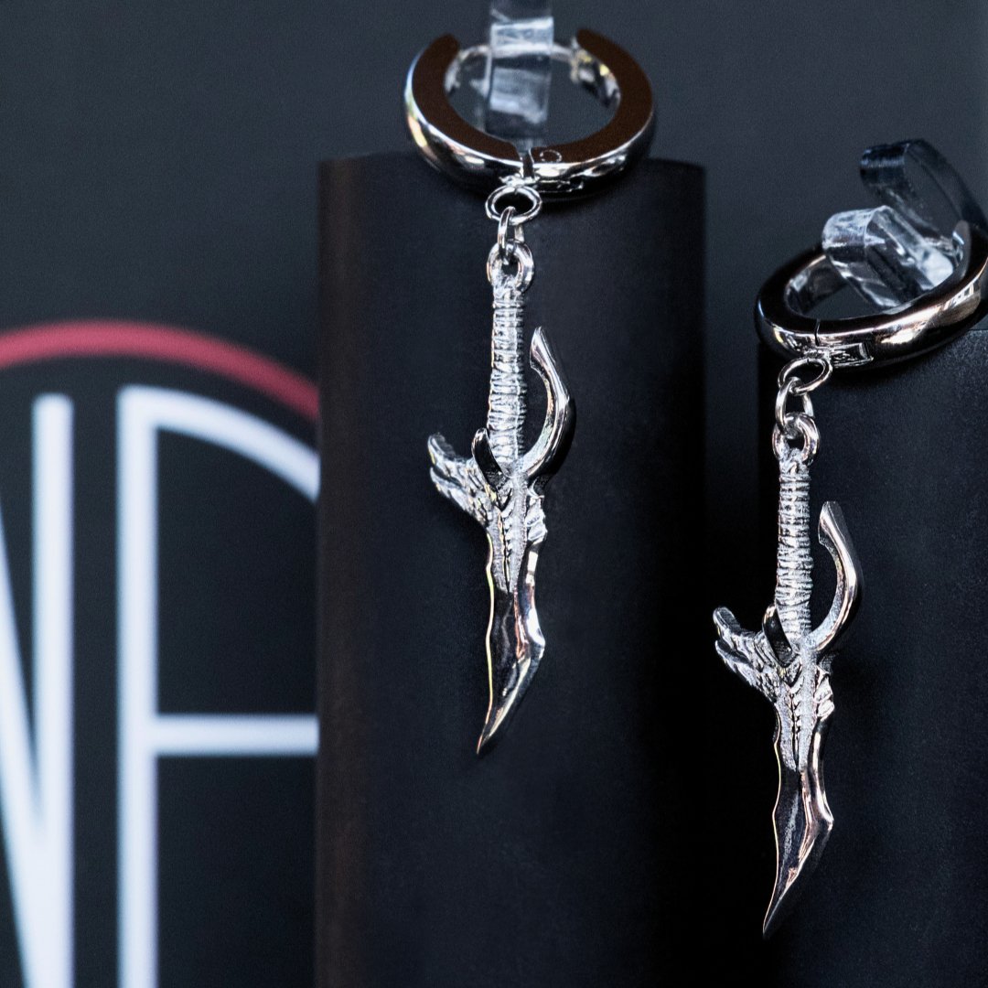 Kasaka's Venom Fang Earrings - NAnimerica