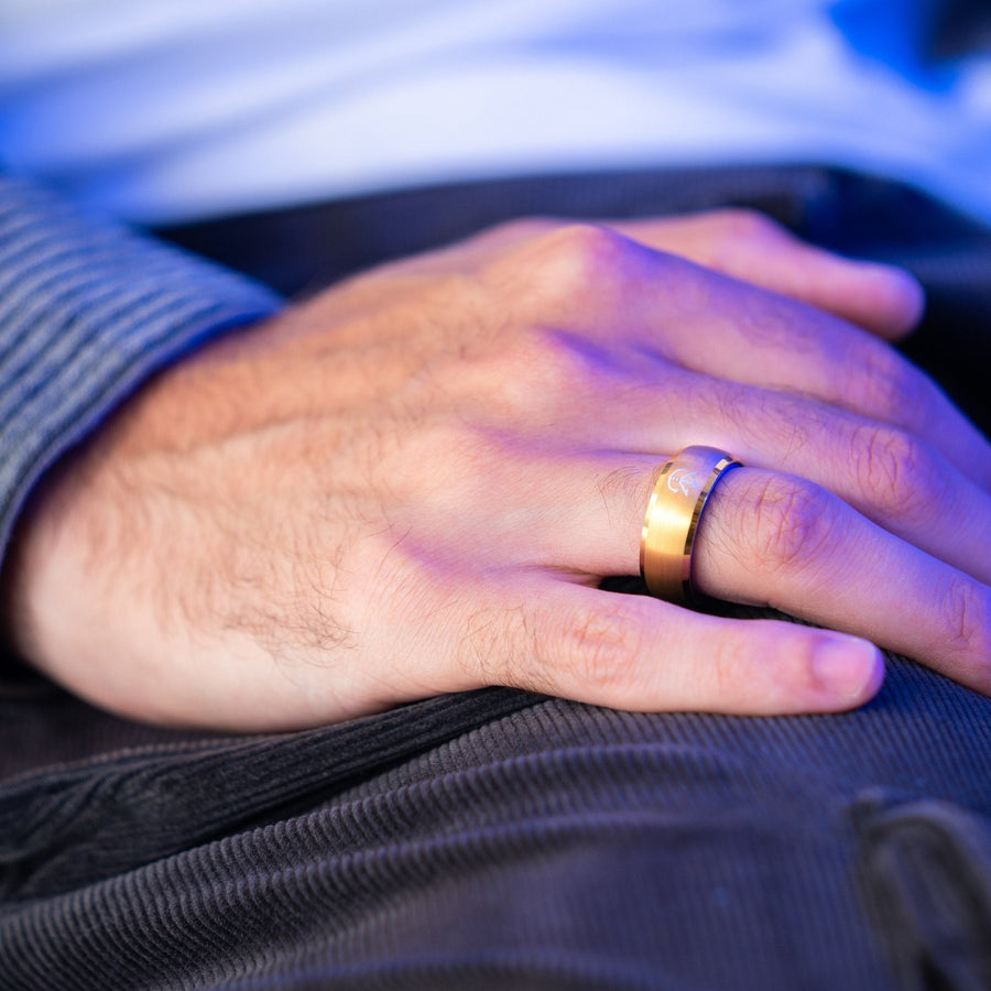 Royal crest anime ring in tungsten with a 14K gold finish – NANIMERICA